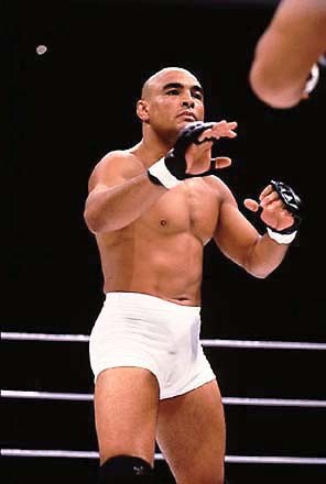 rickson gracie fighting in a match
