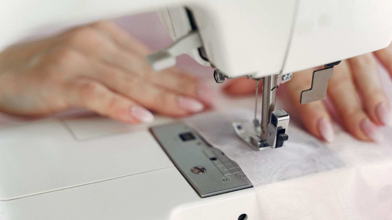 sewing tote bag straps and pockets