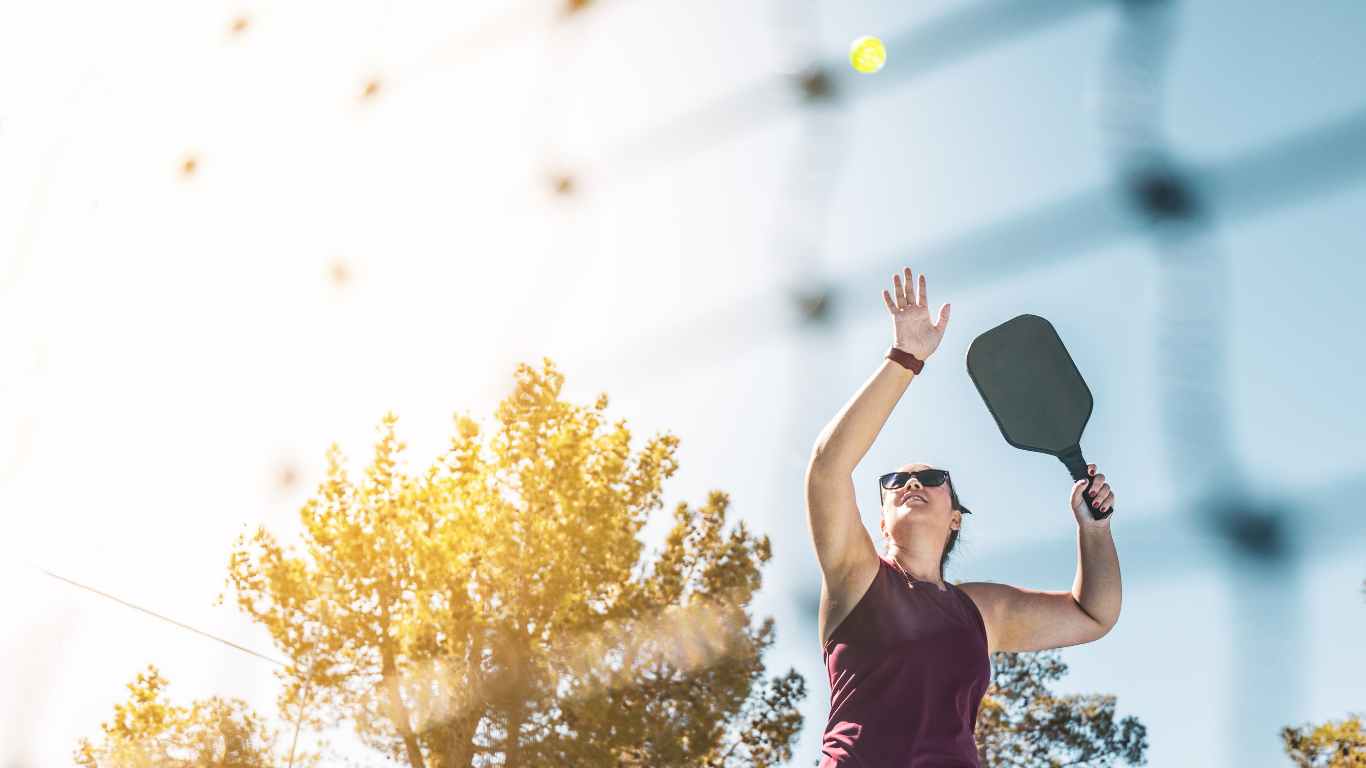How to Hold a Pickleball Paddle