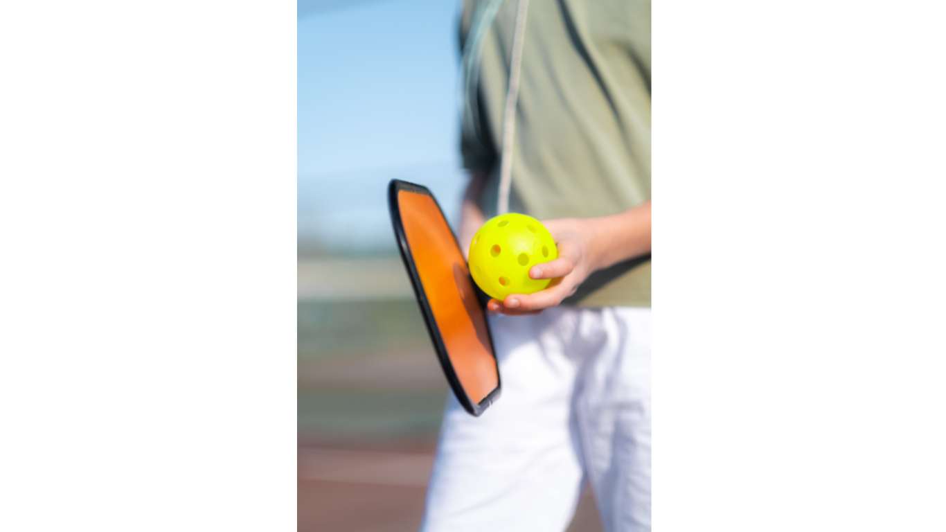 How to Hold a Pickleball Paddle