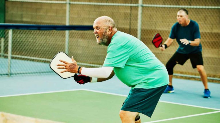How to Hold a Pickleball Paddle