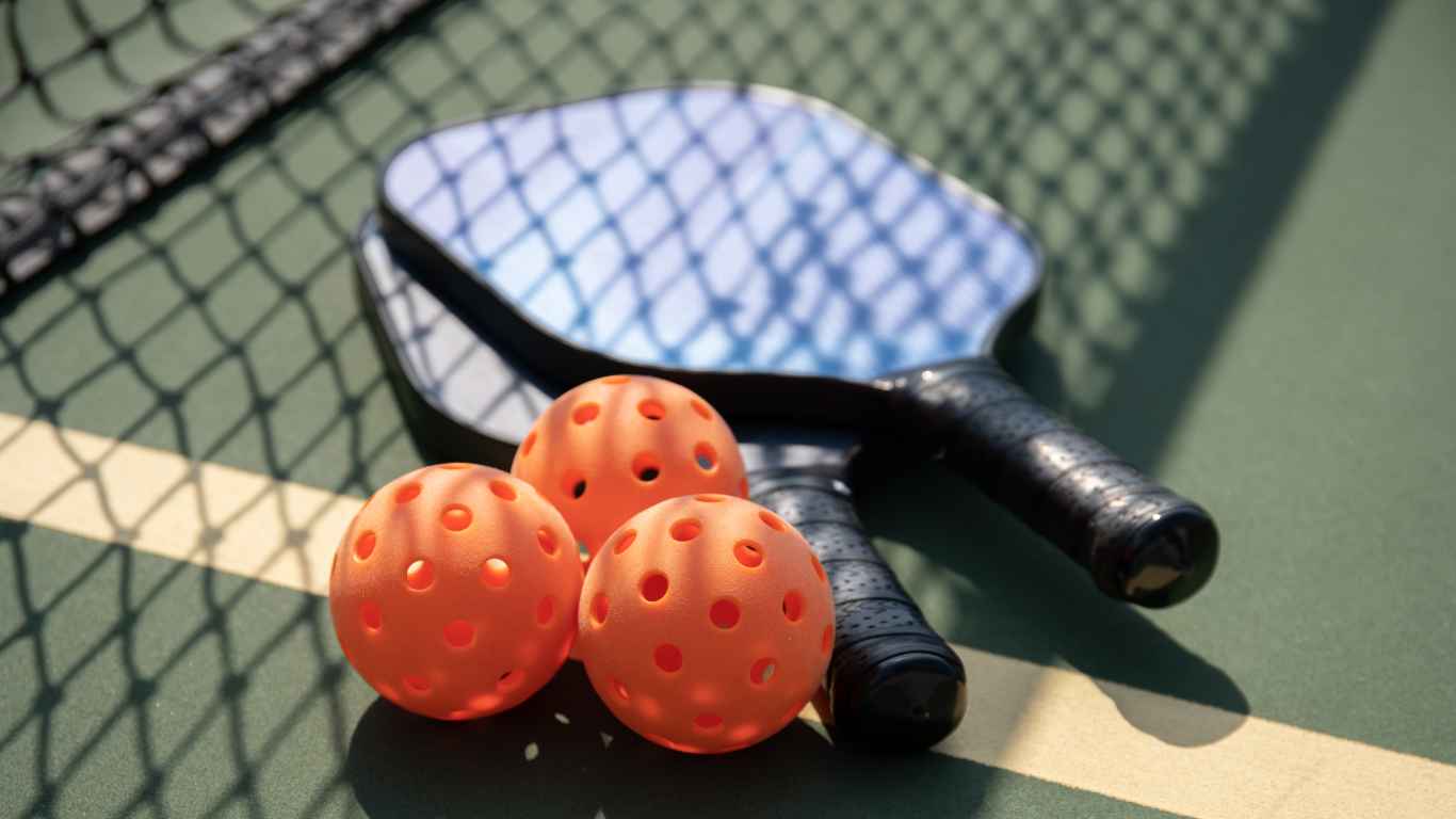 oversized pickleball paddle