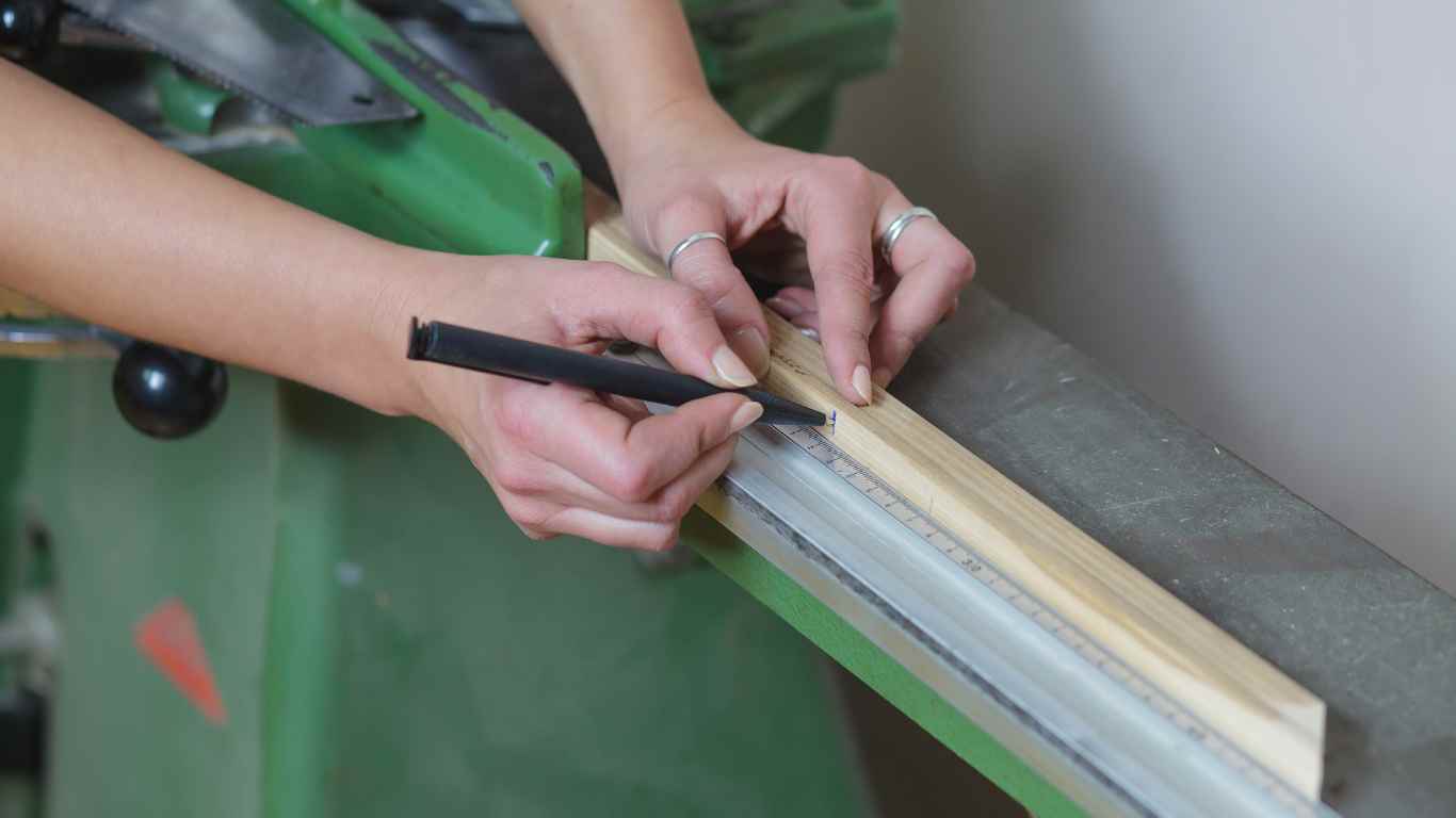 How to Measure Picture Frame Size