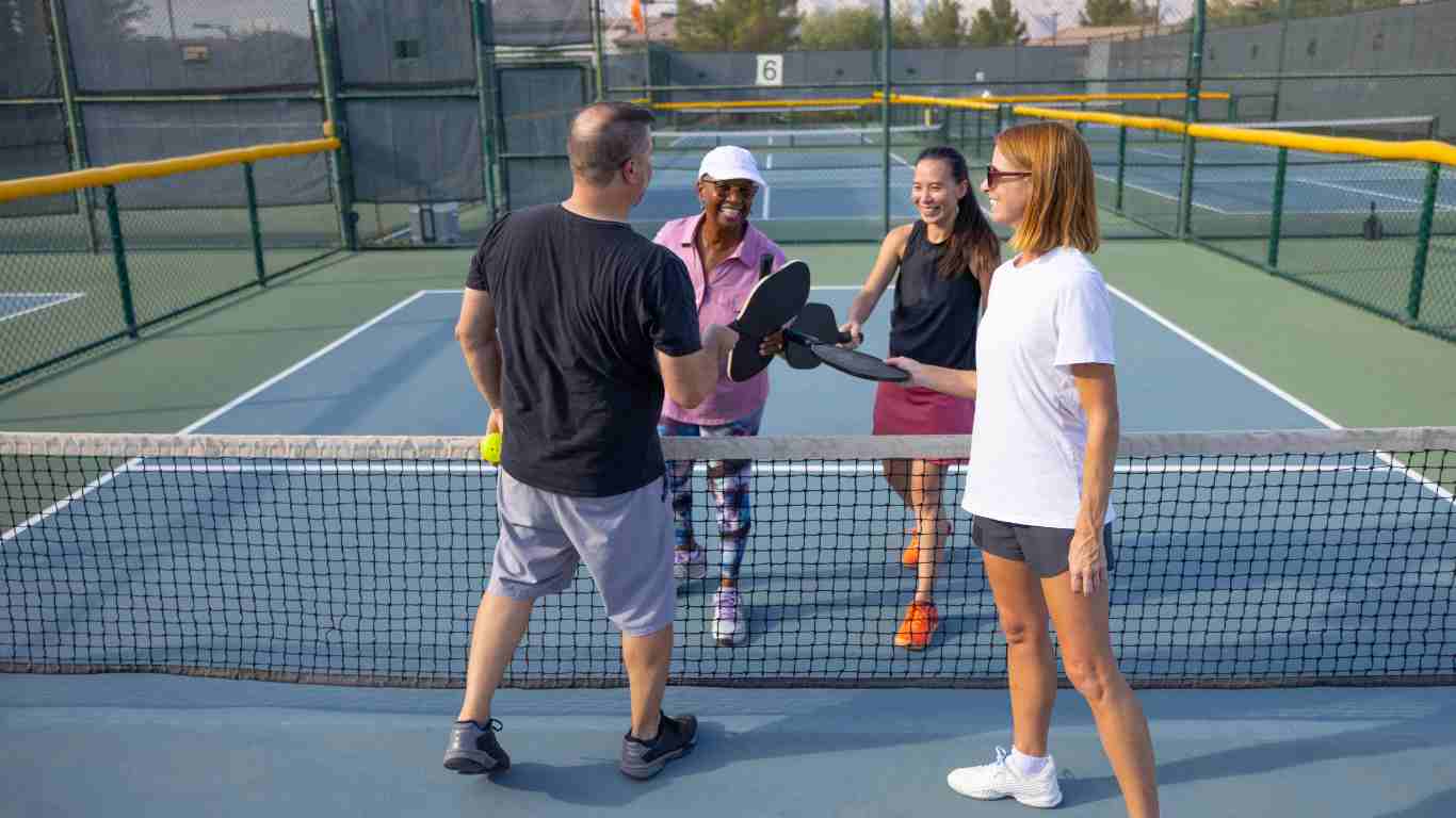 how many calories does pickleball burn