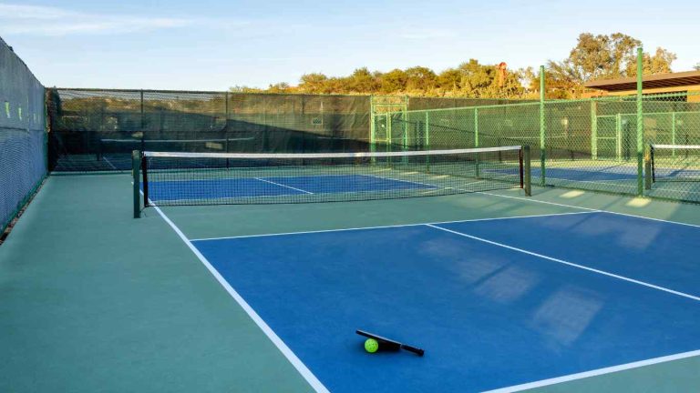 How much does it cost to build a pickleball court