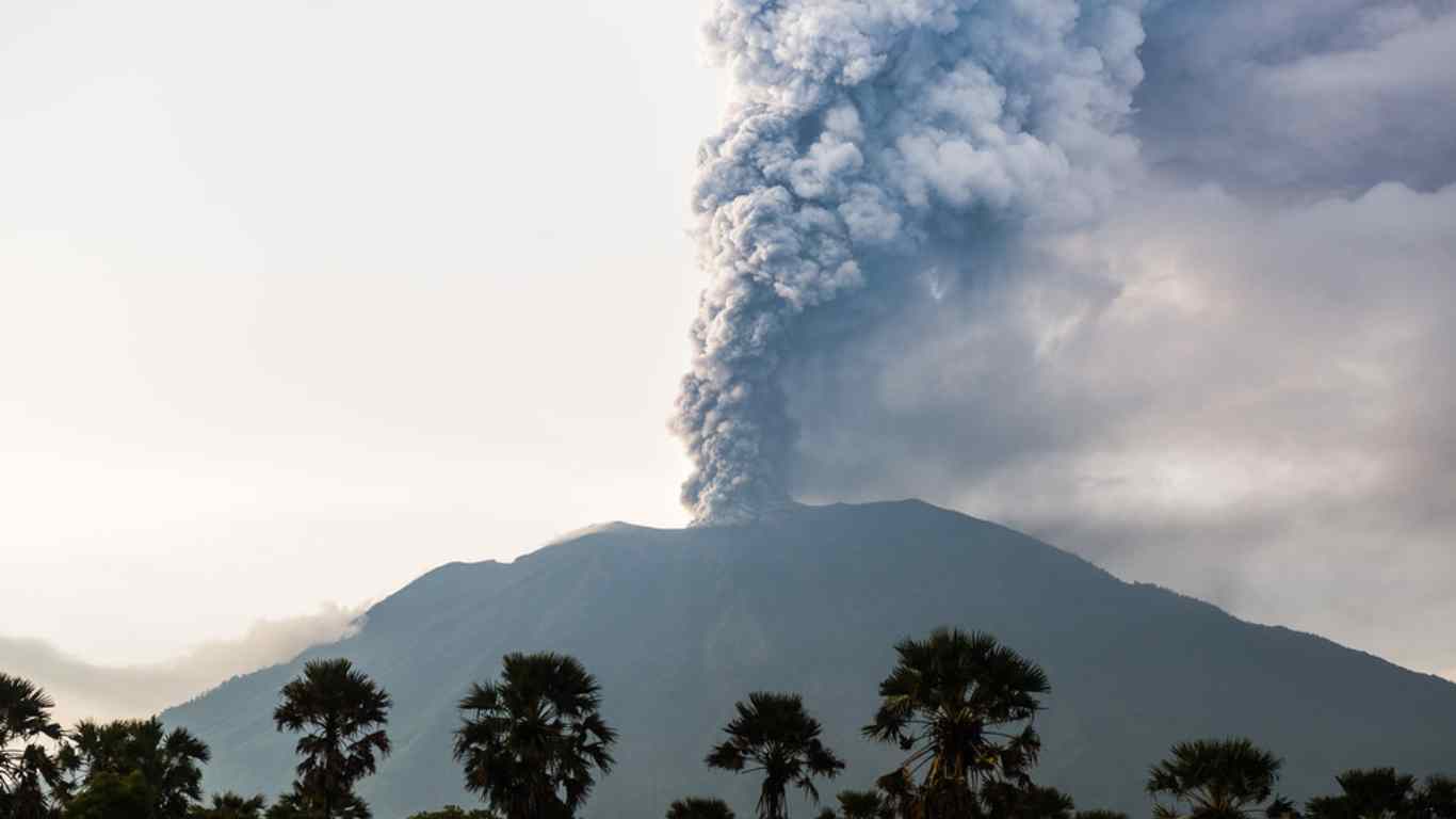 mount agung volcano